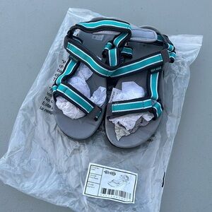 Sea Kidz sandals big kid size 4
